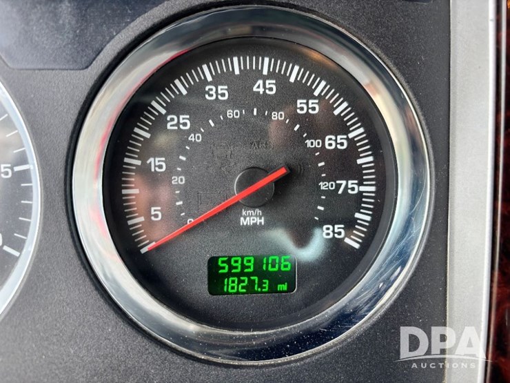 2014-kenworth-w900-image-102
