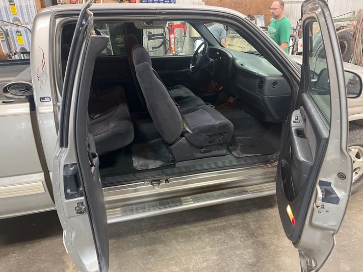 2000-chevrolet-1500-image-30