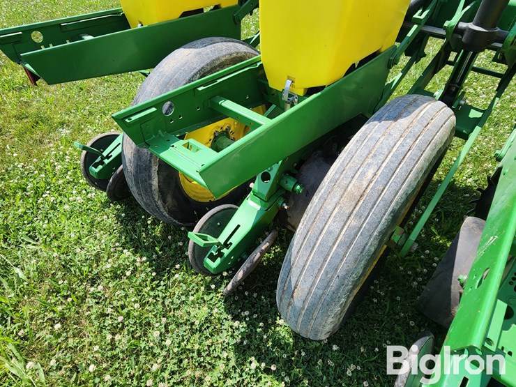 1996-john-deere-7200-image-13