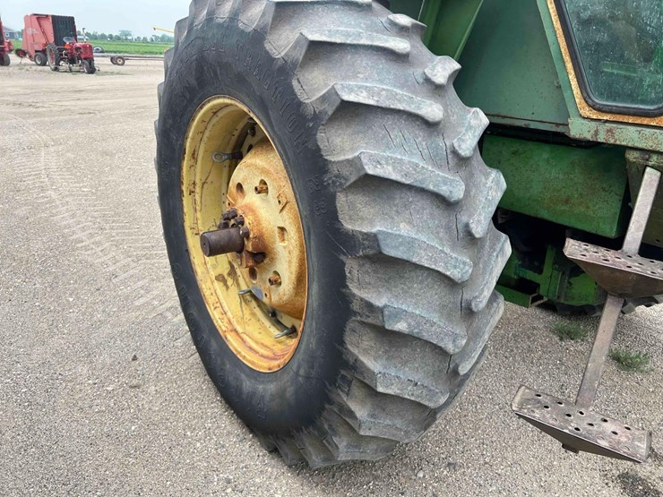 1970-john-deere-4520-image-13
