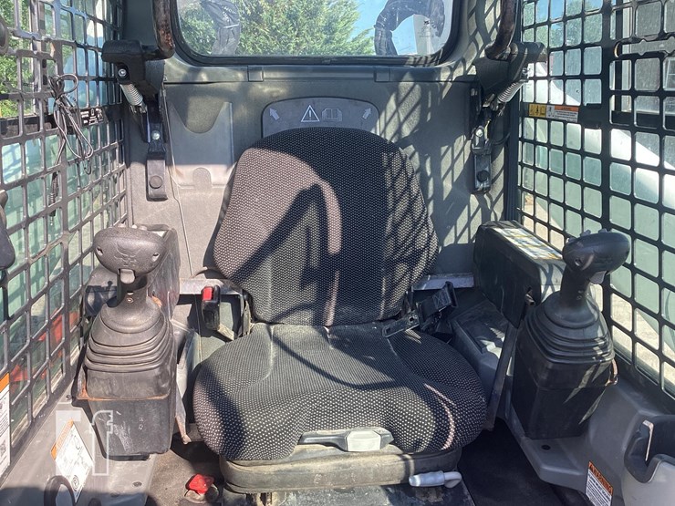 2021-bobcat-t870-image-18