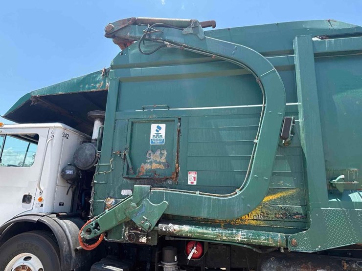 2010-mack-mru613-image-17