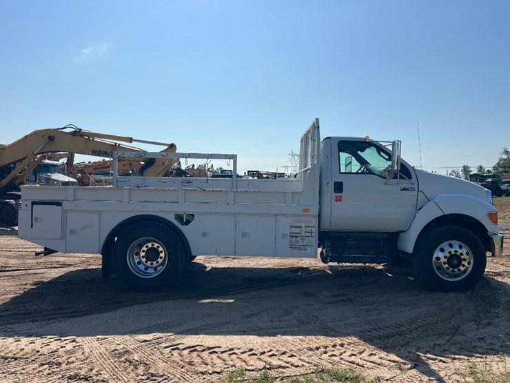2015-ford-f750-xl-image-5