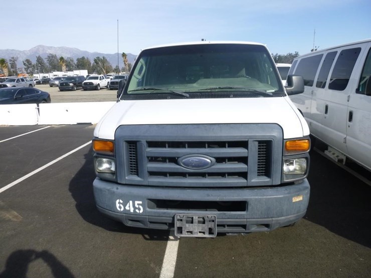 2012-ford-e350-image-3