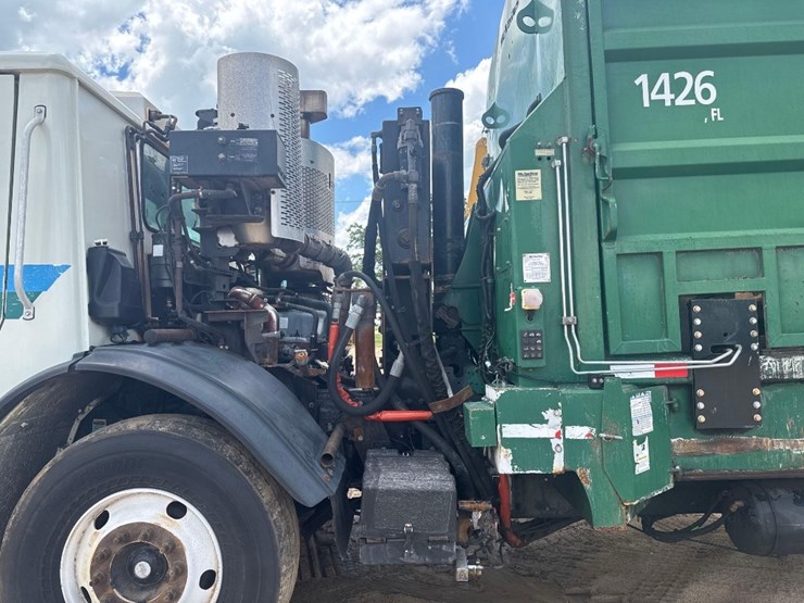 2014-mack-leu613-image-18