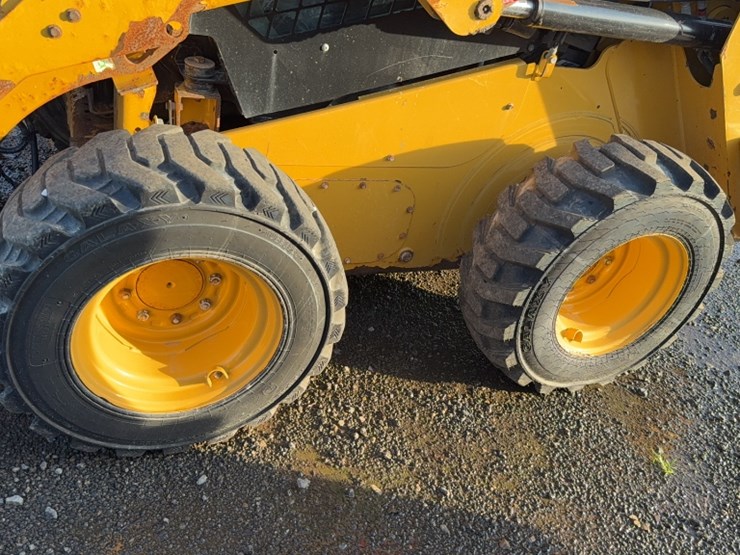 caterpillar-246d-image-12