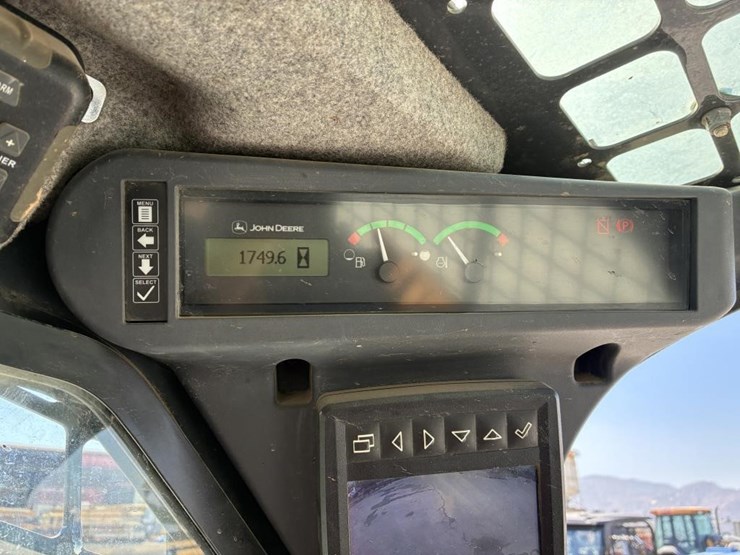 2020-deere-325g-image-19