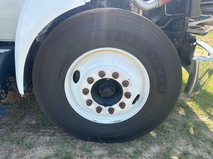 2005-ford-f650-image-11