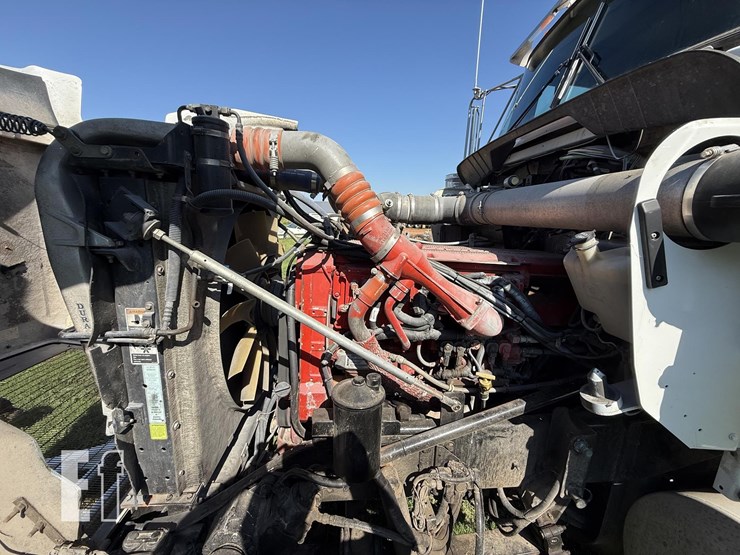 2005-kenworth-w900-image-38