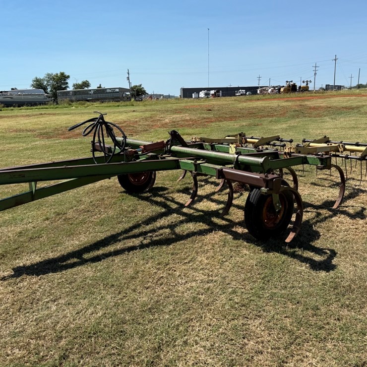 JOHN DEERE 100