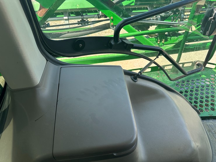 2018-john-deere-r4038-image-94