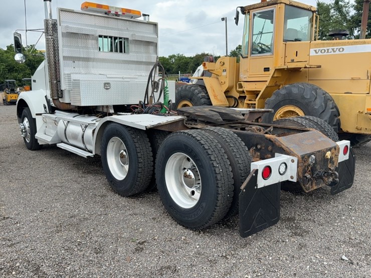 2008-kenworth-t800-image-9