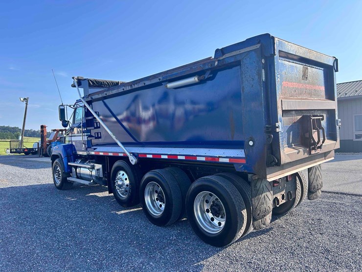 2021-western-star-4700sf-image-6