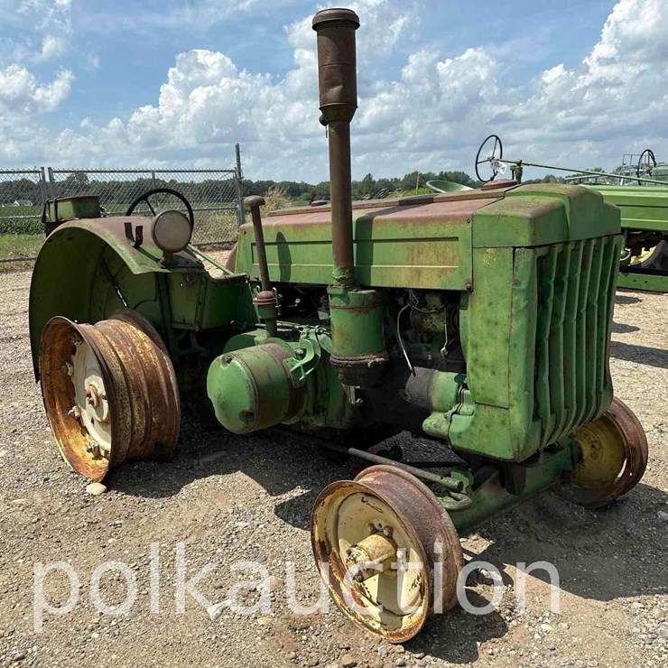 JOHN DEERE D