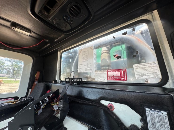 2014-mack-leu613-image-38