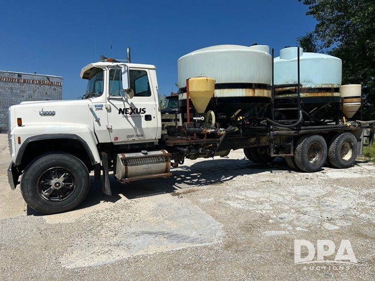 1991-ford-l8000-image-2