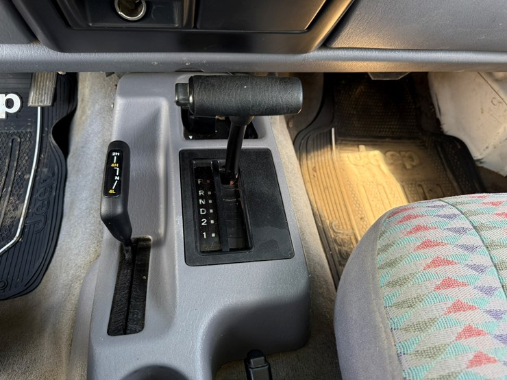 1997-jeep-wrangler-image-46