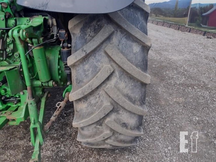 2017-john-deere-5100r-image-18