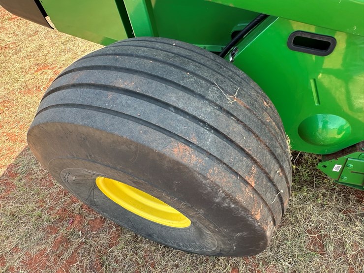 2018-john-deere-560m-image-18
