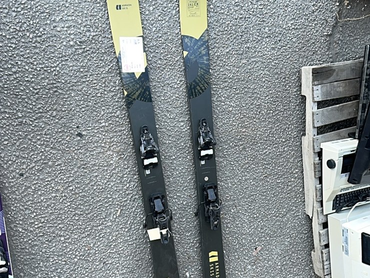 lot#-872--zero-series-armada-skis-image-1