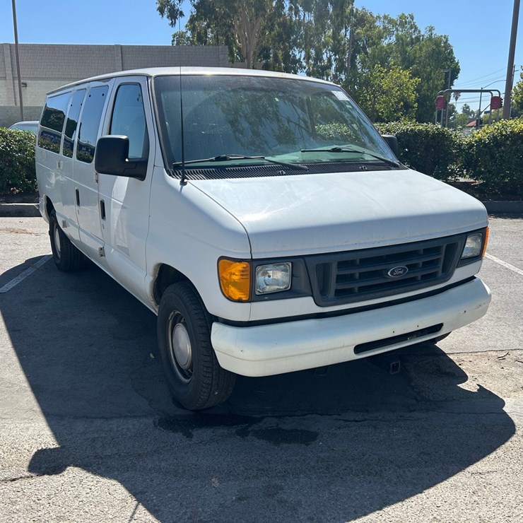 2003 FORD E150