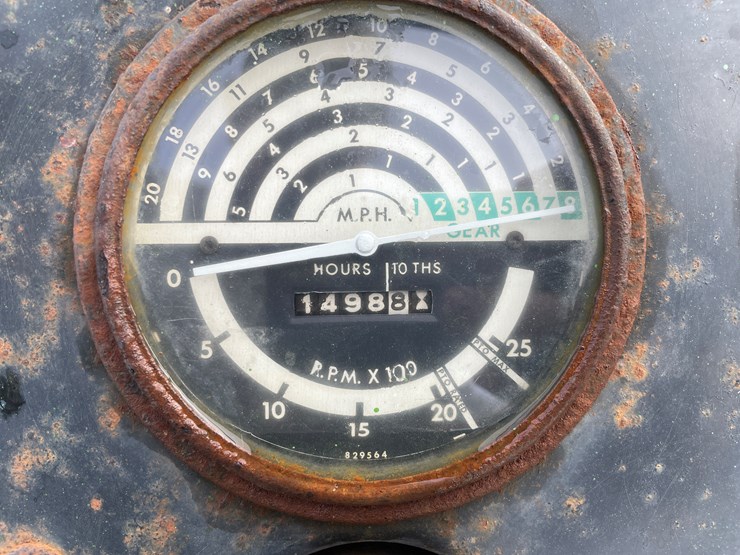 john-deere-2440-image-16