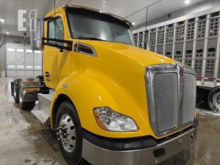 2022-kenworth-t680-image-21