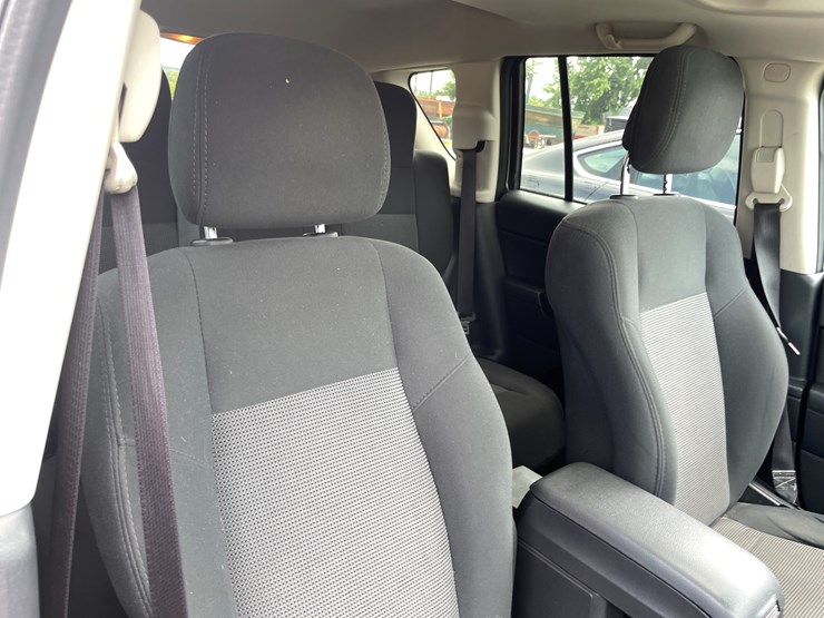 2011-jeep-compass-image-40