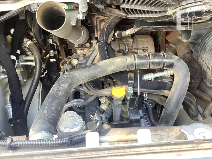 2023-takeuchi-tl8r2-image-14