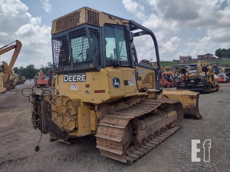 2006-deere-700j-lt-image-49