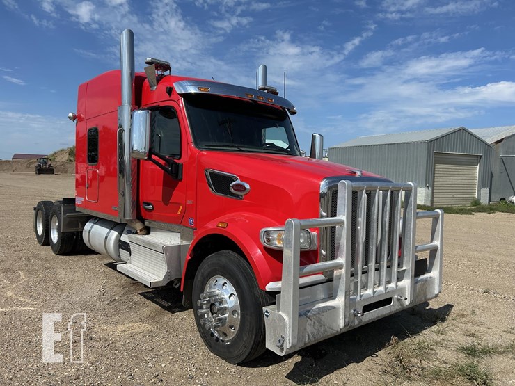 2020-peterbilt-567-image-3