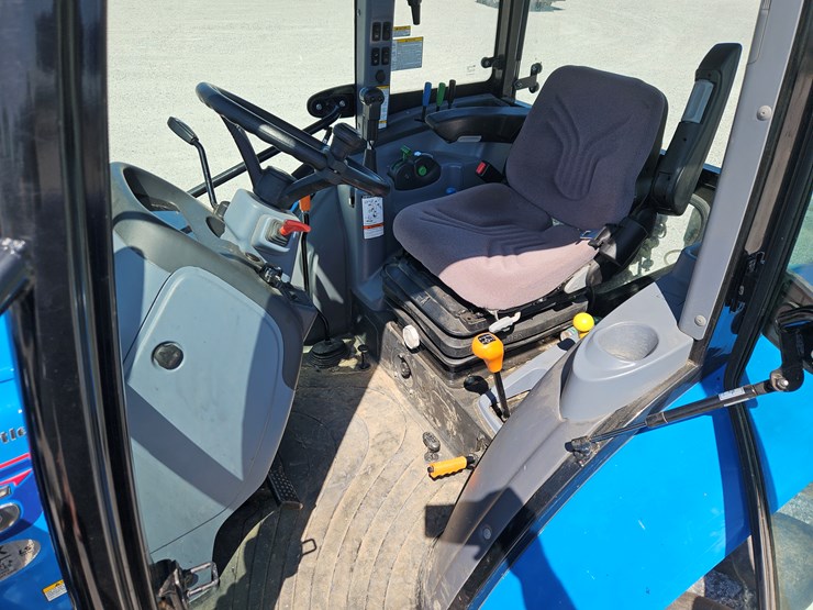 #203000-•-2020-ls-mt468-tractor-image-10