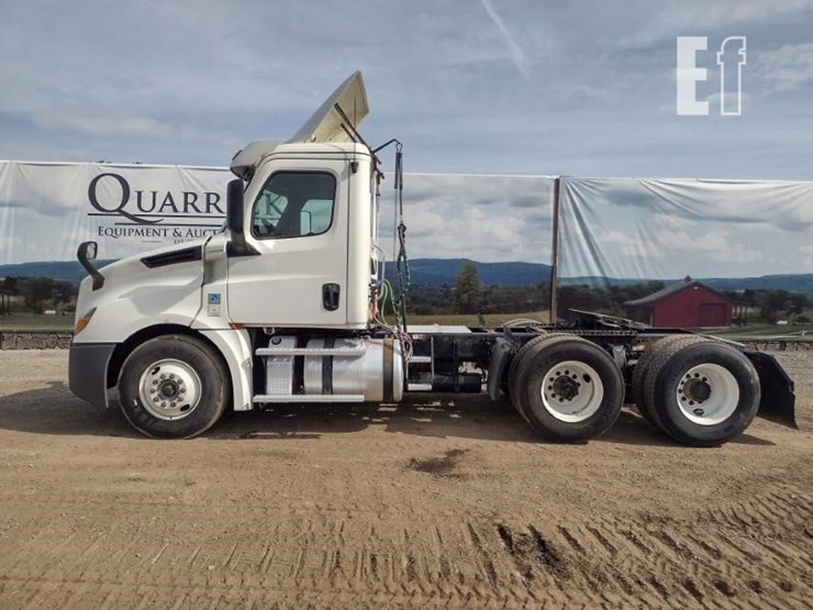 2018-freightliner-cascadia-126-image-1