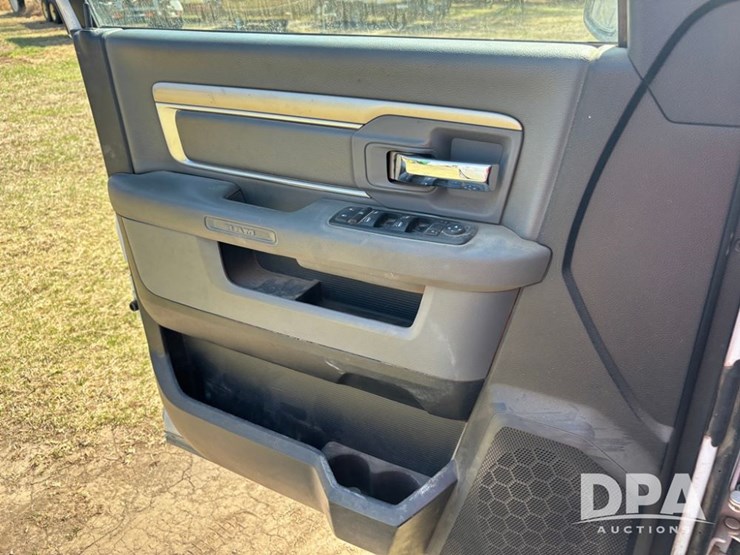 2015-dodge-ram-1500-image-51