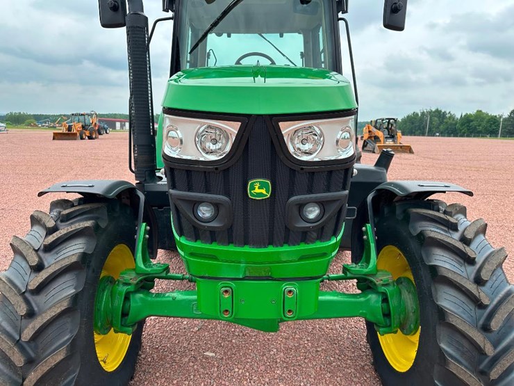 2014-john-deere-6115m-image-34
