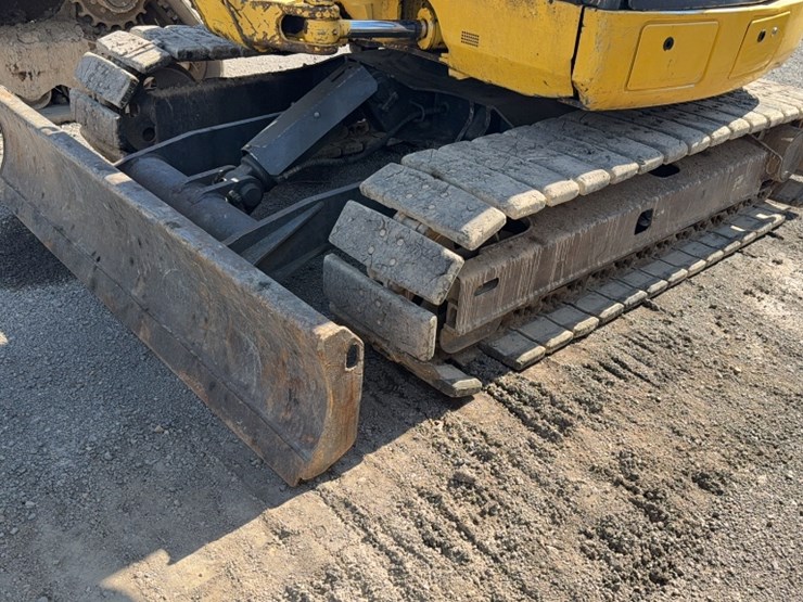 2011-komatsu-pc88mr-8-image-14