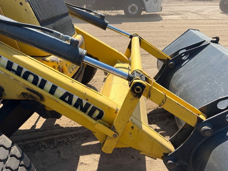 2008-new-holland-b95-image-27