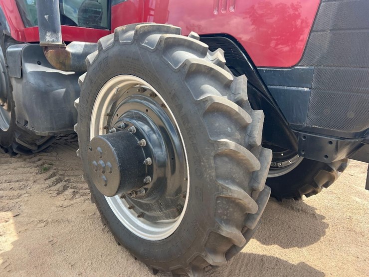 2002-case-international-mx270-tractor-image-19