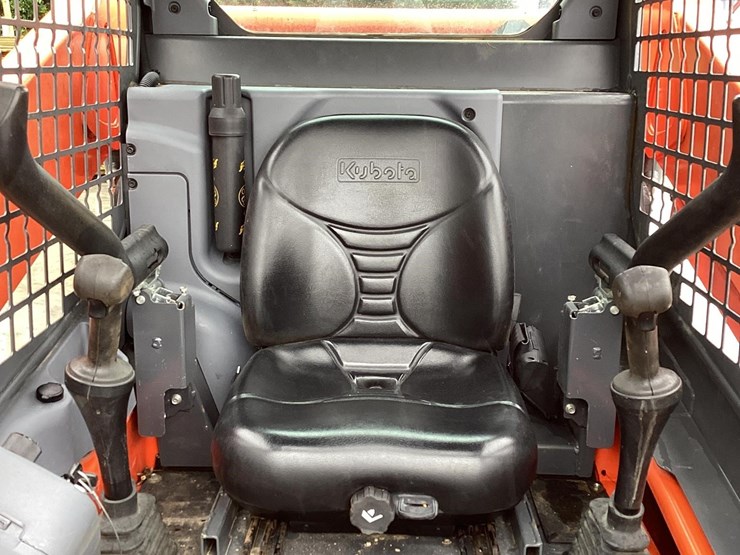 2017-kubota-ssv65-image-13