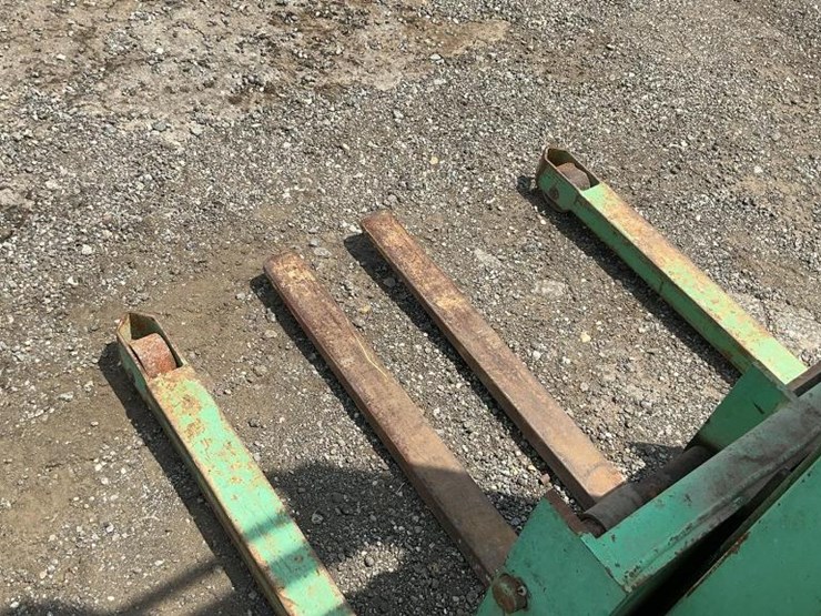 #1350-•-crown-electric-forklift-image-12