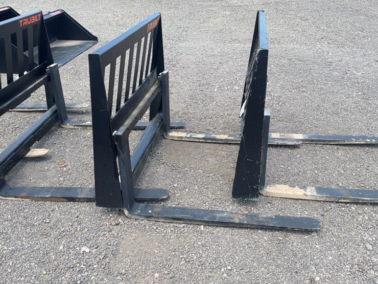 #2061-•-trubilt-42"-skid-steer-pallet-forks-image-1