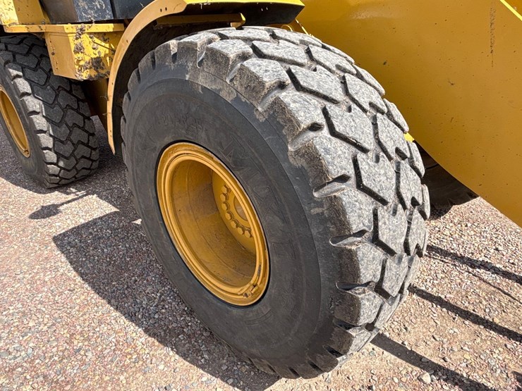 2012-caterpillar-930-image-45
