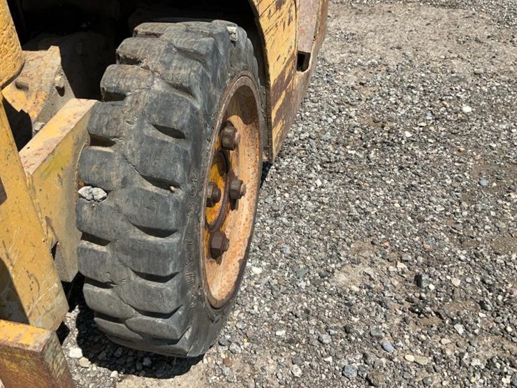 #1352-•-clark-electric-towmotor-image-9