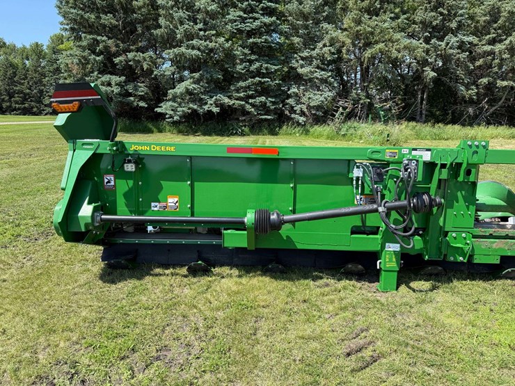2021-john-deere-c12r-image-8