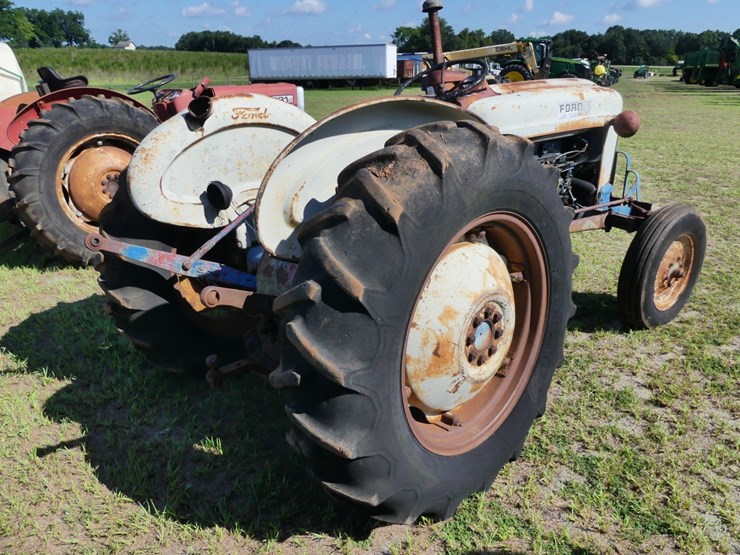 ford-4000-image-5