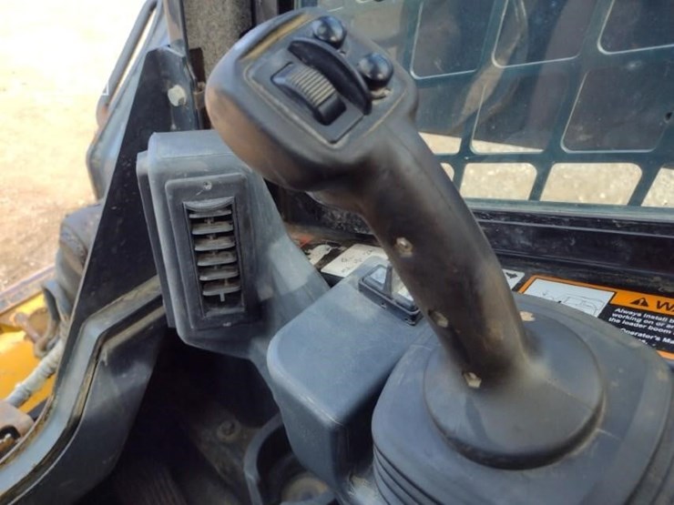 2020-deere-333g-image-9