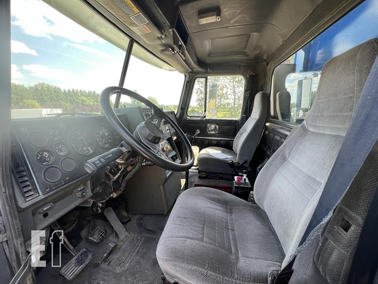 1990-mack-f600-image-11