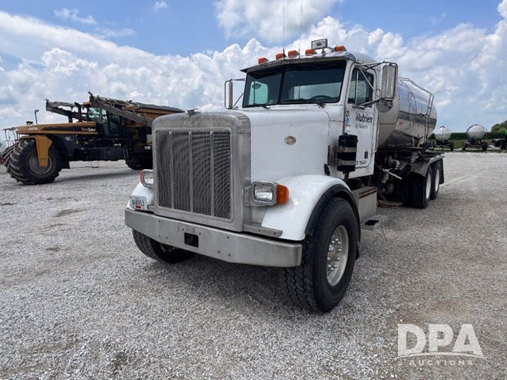 2000-peterbilt-357-image-2