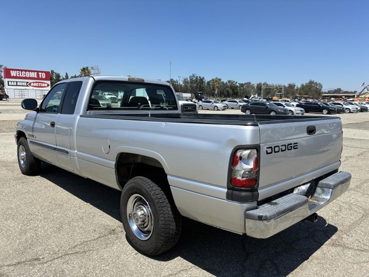 2001-dodge-2500-image-4