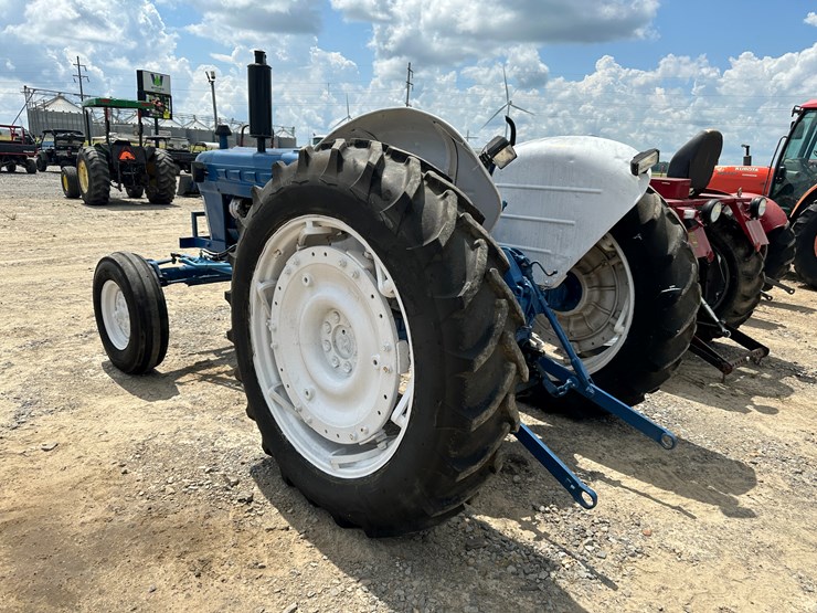 ford-4000-image-4